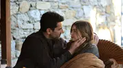 A.B.İ. dizisinde Çağla vuruluyor! Hikaye ve kadroda sil baştan Afra Saraçoğlu yerine bakın kim geliyor?