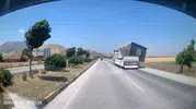 Hatay'da şiddetli rüzgar seyir halindeki tırı yoldan çıkardı