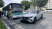 Kayseri'de trafik kazası Halk otobüsü ve otomobil çarpıştı