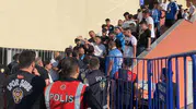 Bağcılar’daki amatör maçta taraftar ve polis karşı karşıya geldi