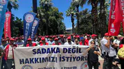 İzmir Büyükşehir Belediyesi çalışanları toplu sözleşme için sokağa indi