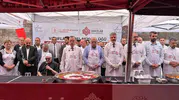 Eminönü Mısır Çarşısı’nda aşure bereketi