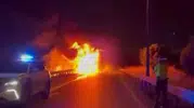 Esenyurt TEM Otoyolu'nda seyir halindeki tır küle döndü