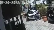 Akyaka'da anahtarı üzerinde unutulan motosiklet dakikalar içinde çalındı