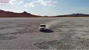 Van'da araçların üzerinden geçtiği Akgöl artık kuşların ve fotoğrafçıların yuvası