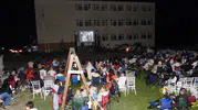 Trabzon'da okul bahçesi nostaljik sinema salonuna dönüştü