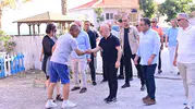 Aydın Valisi Söke sahilinde vatandaşın nabzını tuttu