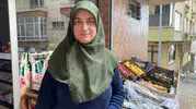 Rize’deki marketin kapısında bekleyen martı esnafın beşinci evladı oldu