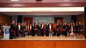 İnönü’de öğrenciler İngilizce sahneyle mezun oldu