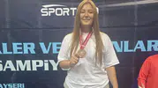 Manisalı Doğa Tezcan ringden bronz madalyayla döndü