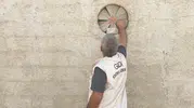Şanlıurfa'da gıda denetiminde kapı açılmayınca havalandırma deliğini kullandılar