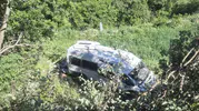 Burdur'da minibüs dehşeti: Tarlaya uçan araçta 8 kişi yaralandı