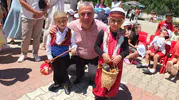 Burhaniyeli minikler çöpten podyum kurdu