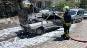 Samsun Kavak'ta pazar yerinde otomobil küle döndü