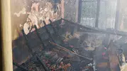 Efeler’de bir ev yangınla küle döndü