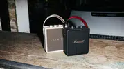 Marshall yeni taşınabilir hoparlörüyle pil derdini bitiriyor