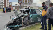 Kayseri'de trafik kazası Otomobil refüje çarptı 4 kişi yaralandı