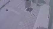Darıca'da kontrolden çıkan otomobil karşı şeride uçtu