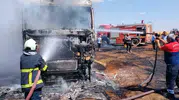 Kızıltepe’de buğday taşıyan tır yolda küle döndü