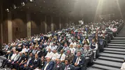 Sınıfta öğrencilerine siper olan öğretmenler unutulmadı