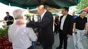 Şehzadeler’de pazar mesaisi Başkan Şimşek esnafın taleplerini dinledi