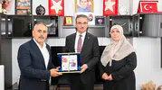 Erzurum Valisi şehit ailelerini evlerinde ziyaret etti
