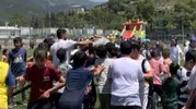 Osmaniye’de itfaiye ekiplerinden çocuklara sürpriz serinlik