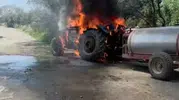 Hatay'da seyir halindeki traktör bir anda alev topuna döndü