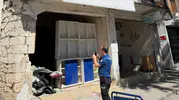 Adıyaman'da her an yıkılabilecek metruk bina mahalleliyi sokağa çıkamaz hale getirdi
