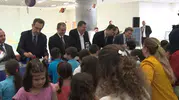 Karnesini alan öğrencilere İş Bankası’ndan kitap hediyesi