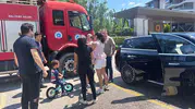 Antalya'da kilitli kalan çocuk için itfaiye zamanla yarıştı