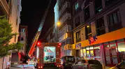 Esenyurt’ta gece vakti korkutan çatı yangını