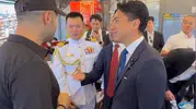 Japon Bakandan Eminönü'nde balık ekmek molası