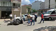 Bafra’da iki tekerlekli araçlar kavşakta birbirine girdi