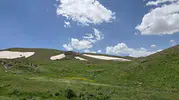 Van Norduz yaylalarında yaz ortasında bahar ve kış bir arada