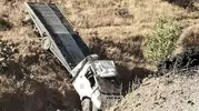 Şirvan yolunda çekici kaza yaptı 2 kişi hastaneye kaldırıldı