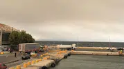 Gömeç'teki orman yangınının dumanı komşu adayı kararttı