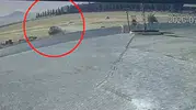 Derik'te korkutan kaza anı güvenlik kamerasına yansıdı