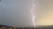 Çan'da mezarlığa yıldırım düştü
