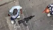 İzmir Konak'ta sokak ortasında silahlı saldırı düzenleyen iki kişi yakalandı