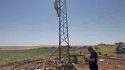 Siverek’te kaçak trafo gerginliği Vatandaş direğe tırmandı