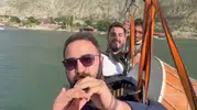 Erzurum Tortum Gölü üzerinde davullu zurnalı zipline şovu
