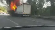 Gemlik yolunda tır yangını trafiği kilitledi
