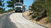 Lapseki köy yollarında asfalt mesaisi başladı