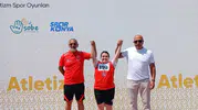 Kayserili özel sporcular podyumdan inmedi