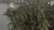 Kars'ta şiddetli fırtına hayatı felç etti