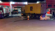 Yanan TIR ile şehre girdi ve itfaiye bahçesinde durdu