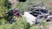 Antakya yolunda hafriyat kamyonu şarampole uçtu