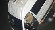 Yenipazar yolunda minibüs dereye uçtu