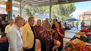 AK Parti Denizli sahaya inerek pazar esnafıyla bir araya geldi